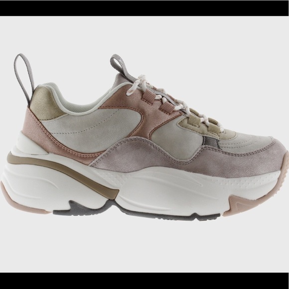 Free People Shoes - Free People Victoria Pearly Metallic Air Sneaker